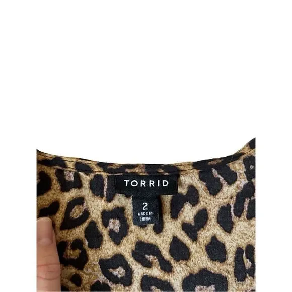 Torrid LEOPARD CHALLIS TIE FRONT MIDI DOLMAN TOP Size 2X - Picture 4 of 10